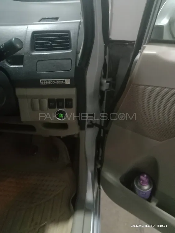 Daihatsu Move 2011 for Sale in Karachi Daihatsu Move 2011 for Sale in Karachi Image-9