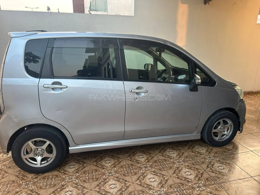 Daihatsu Move 2011 for Sale in Gujranwala Daihatsu Move 2011 for Sale in Gujranwala Image-16