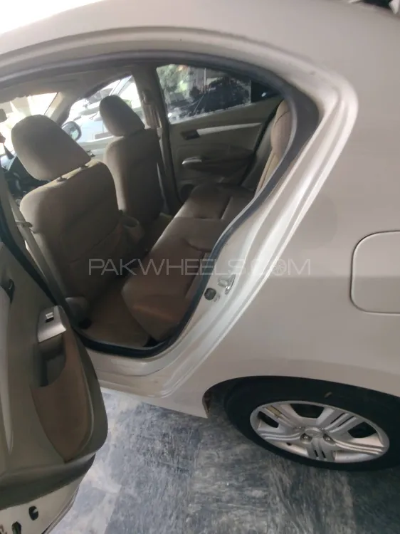 ہونڈا سٹی 2019 for Sale in ملتان ہونڈا سٹی 2019 for Sale in ملتان Image-8