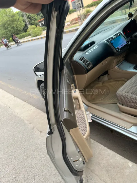 Honda Civic 2004 for Sale in Multan Honda Civic 2004 for Sale in Multan Image-6