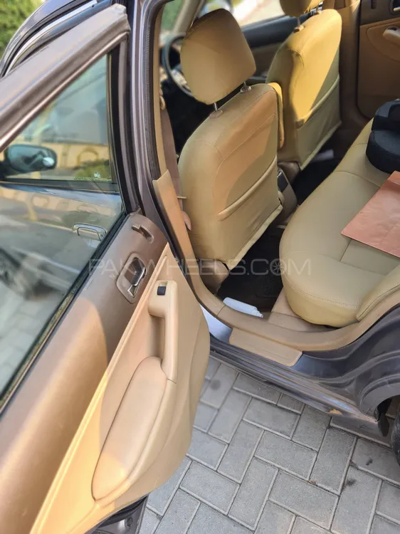 Honda Civic 2004 for Sale in Lahore Honda Civic 2004 for Sale in Lahore Image-17