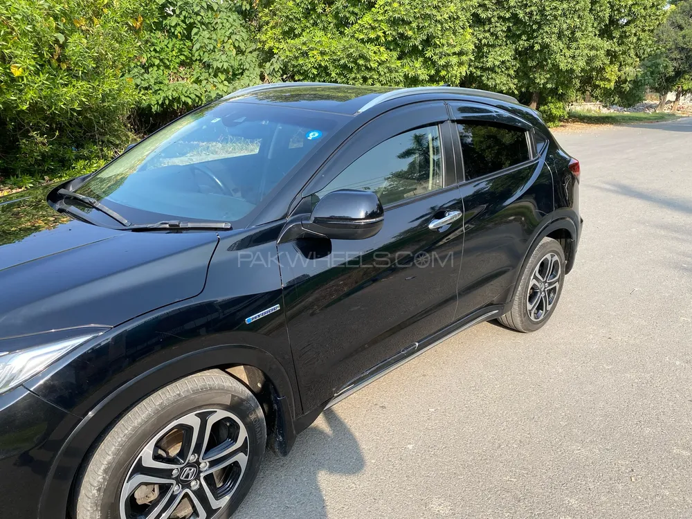 Honda Vezel 2023 for Sale in Lahore Honda Vezel 2023 for Sale in Lahore Image-4