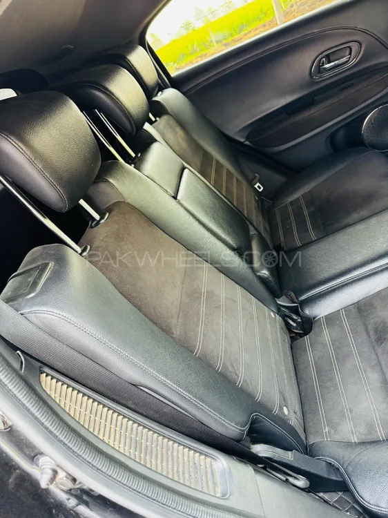 Honda Vezel 2017 for Sale in Islamabad Honda Vezel 2017 for Sale in Islamabad Image-10
