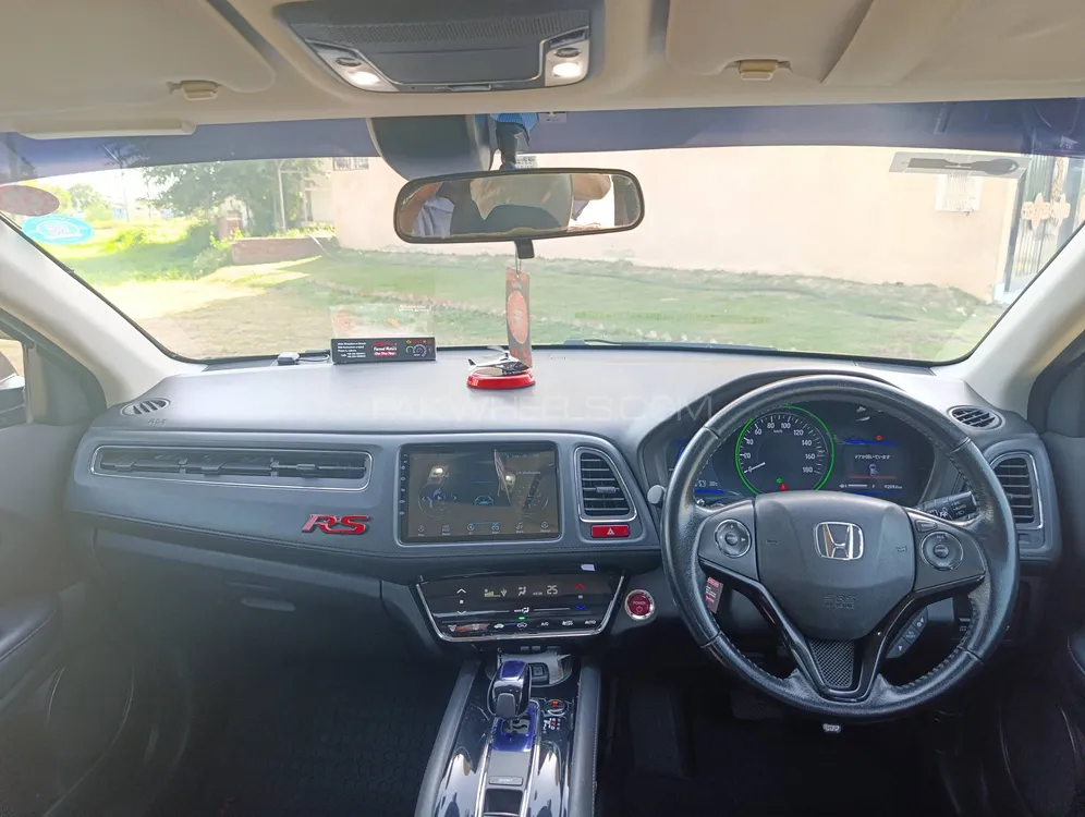 Honda Vezel 2016 for Sale in Sialkot Honda Vezel 2016 for Sale in Sialkot Image-8