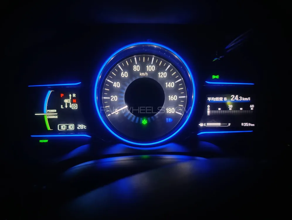 Honda Vezel 2016 for Sale in Sialkot Honda Vezel 2016 for Sale in Sialkot Image-12