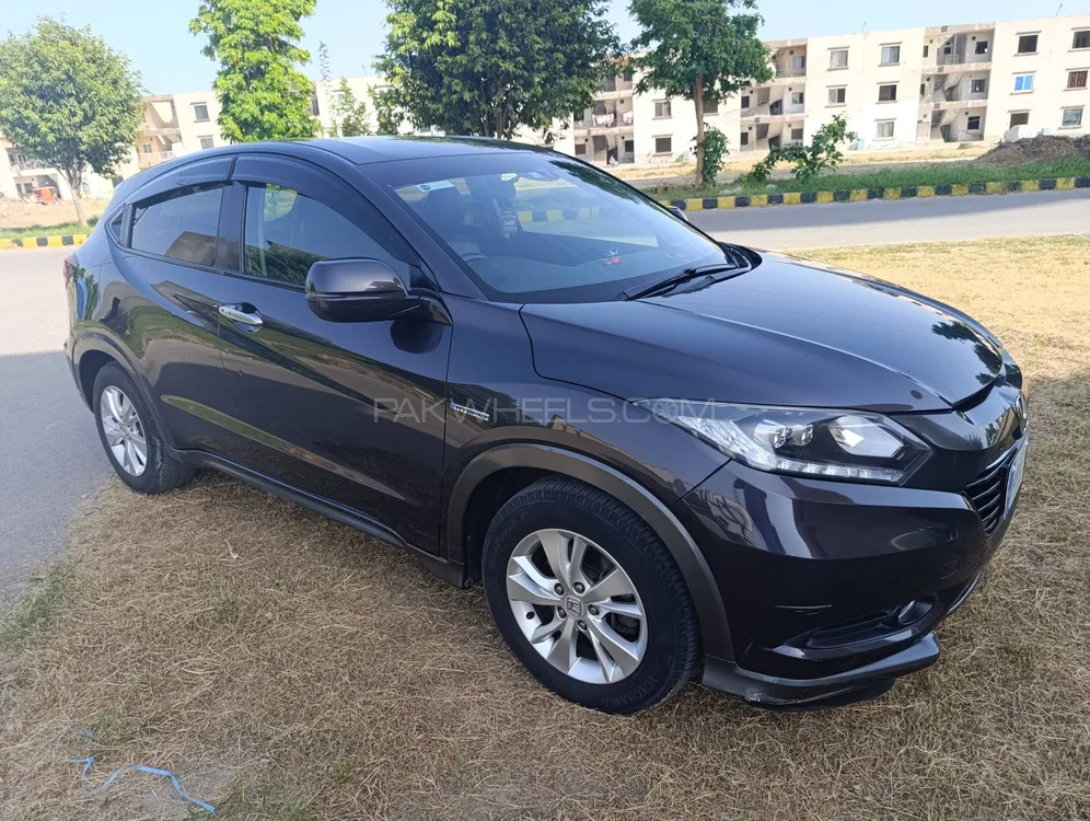 Honda Vezel 2016 for Sale in Sialkot Honda Vezel 2016 for Sale in Sialkot Image-5