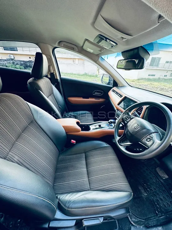 Honda Vezel 2016 for Sale in Multan Honda Vezel 2016 for Sale in Multan Image-17