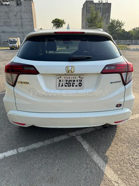 Honda Vezel 2015 for Sale in Lahore Honda Vezel 2015 for Sale in Lahore Image-4