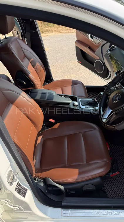 مرسڈیز بینز سی کلاس 2013 for Sale in اسلام آباد مرسڈیز بینز سی کلاس 2013 for Sale in اسلام آباد Image-13