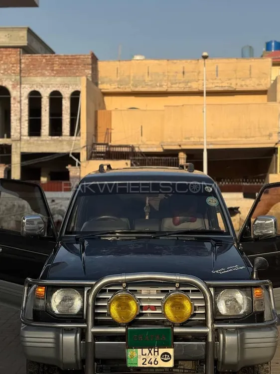 Mitsubishi Pajero 1992 for Sale in Lahore Mitsubishi Pajero 1992 for Sale in Lahore Image-4