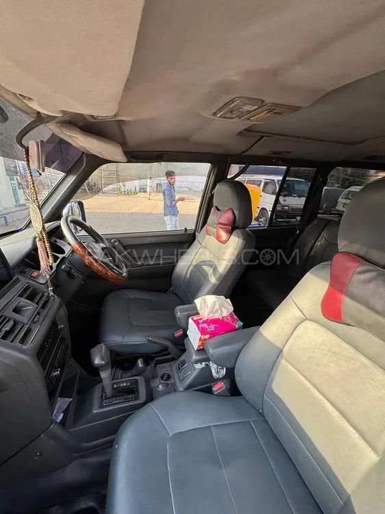 Mitsubishi Pajero 1992 for Sale in Lahore Mitsubishi Pajero 1992 for Sale in Lahore Image-10