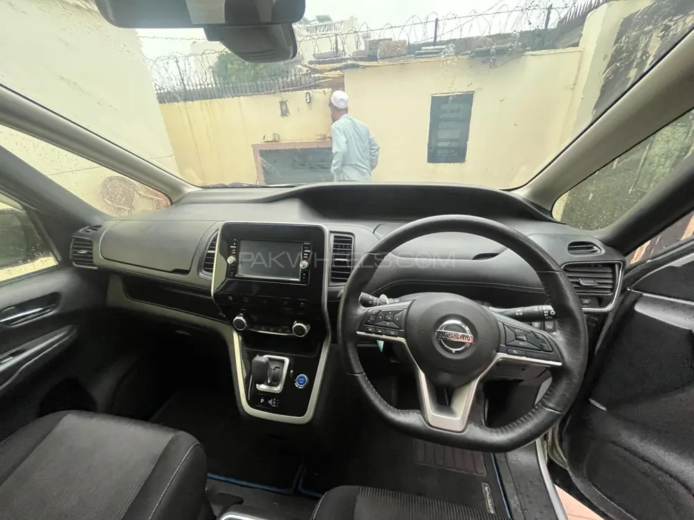 Nissan Serena 2019 for Sale in Karachi Nissan Serena 2019 for Sale in Karachi Image-4