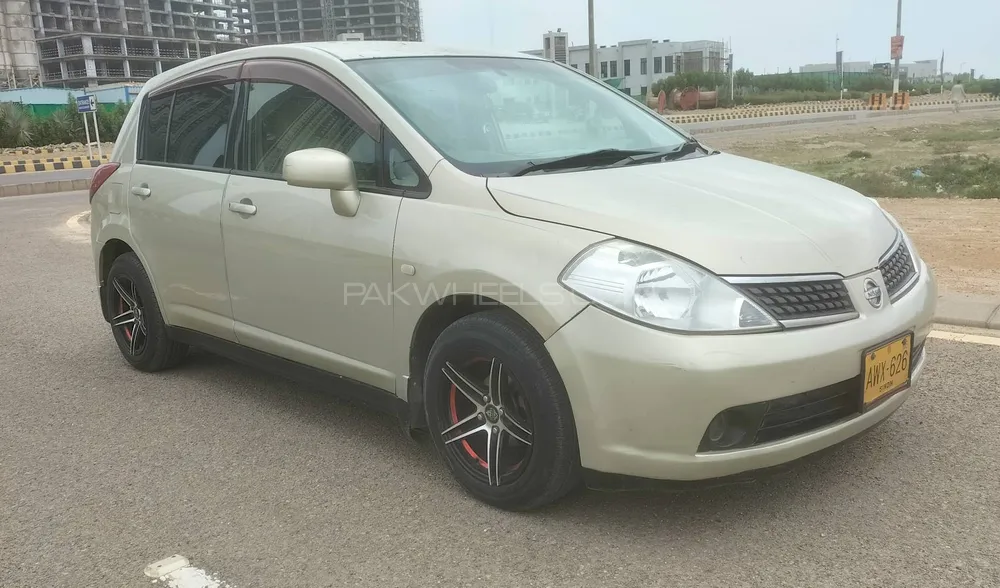 Nissan Tiida 2006 for Sale in Karachi Nissan Tiida 2006 for Sale in Karachi Image-1