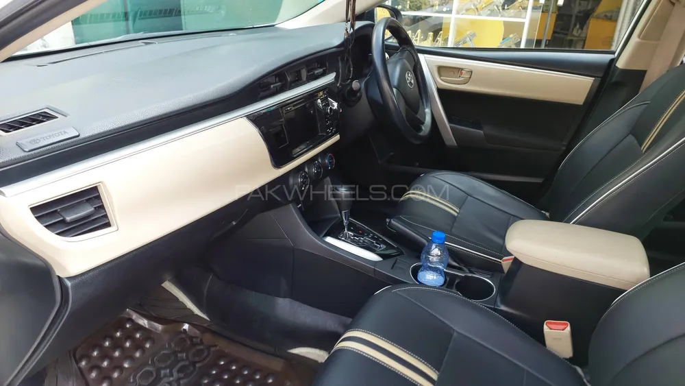Toyota Corolla 2017 for Sale in Gujranwala Toyota Corolla 2017 for Sale in Gujranwala Image-8