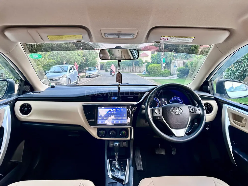 Toyota Corolla 2019 for Sale in Lahore Toyota Corolla 2019 for Sale in Lahore Image-6