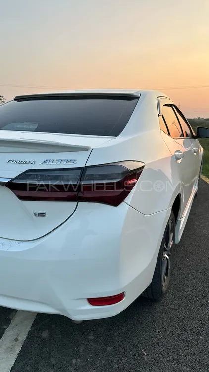 Toyota Corolla 2019 for Sale in Sialkot Toyota Corolla 2019 for Sale in Sialkot Image-13