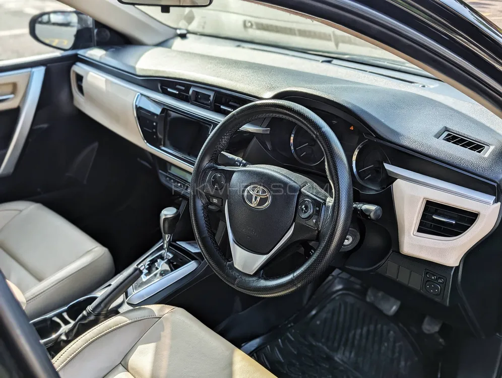 Toyota Corolla 2016 for Sale in Lahore Toyota Corolla 2016 for Sale in Lahore Image-12