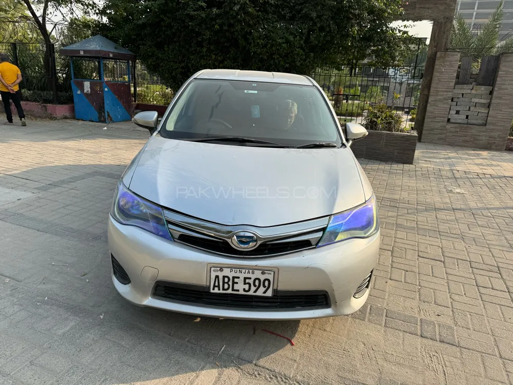 Toyota Corolla Axio 2014 for Sale in Lahore Image-1