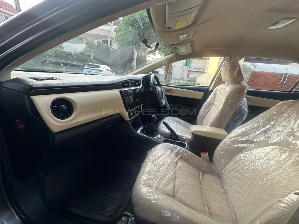 Toyota Corolla 2017 for Sale in Lahore Toyota Corolla 2017 for Sale in Lahore Image-16