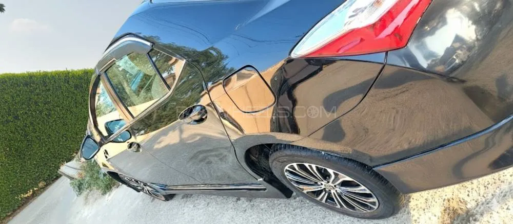 Toyota Corolla 2019 for Sale in Lahore Toyota Corolla 2019 for Sale in Lahore Image-4