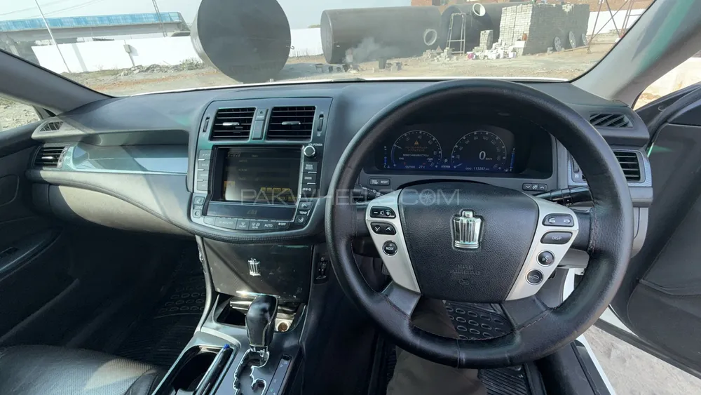 Toyota Crown 2008 for Sale in Lahore Toyota Crown 2008 for Sale in Lahore Image-4