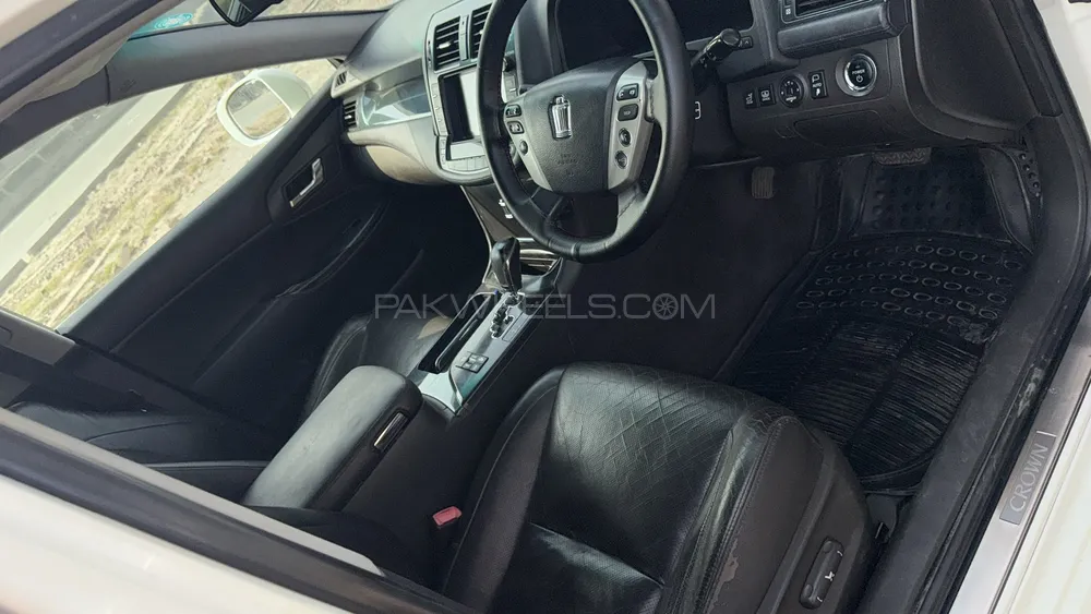 Toyota Crown 2008 for Sale in Lahore Toyota Crown 2008 for Sale in Lahore Image-6