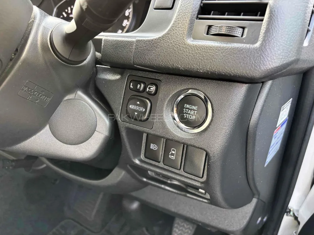 Toyota Hiace 2022 for Sale in Rawalpindi Toyota Hiace 2022 for Sale in Rawalpindi Image-11