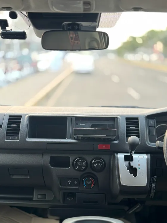 Toyota Hiace 2019 for Sale in Lahore Toyota Hiace 2019 for Sale in Lahore Image-10