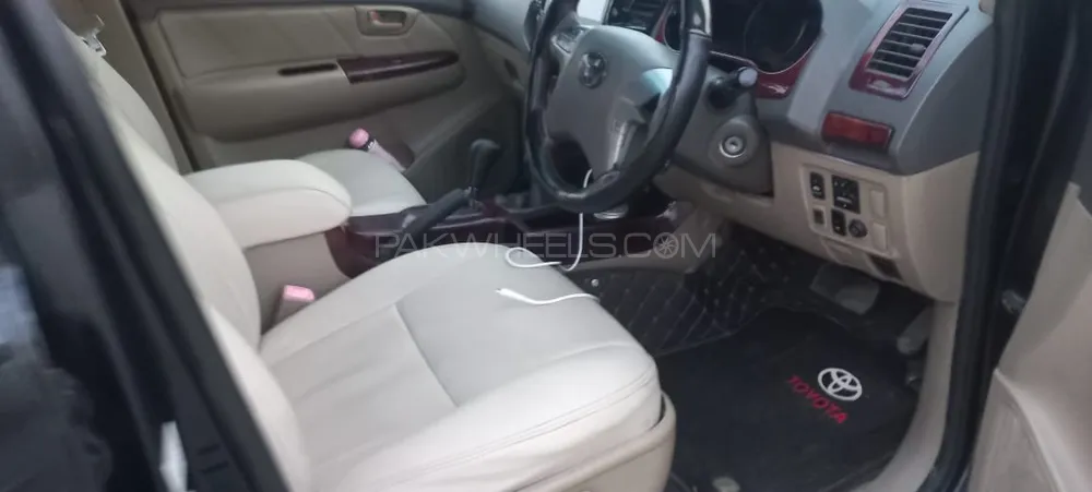Toyota Hilux 2012 for Sale in Lahore Toyota Hilux 2012 for Sale in Lahore Image-10