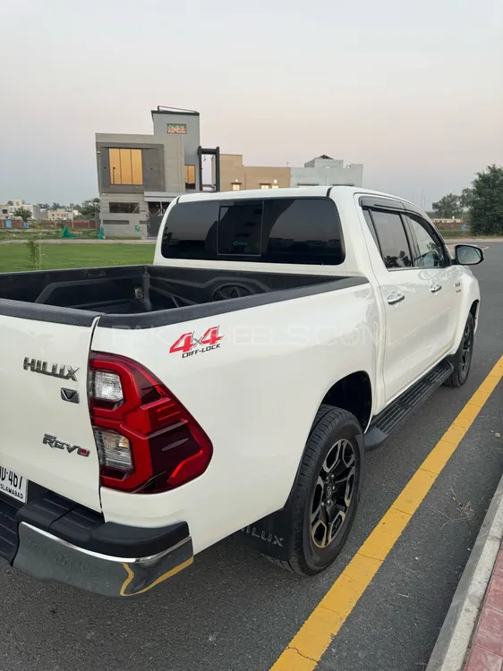 Toyota Hilux 2018 for Sale in Lahore Toyota Hilux 2018 for Sale in Lahore Image-5