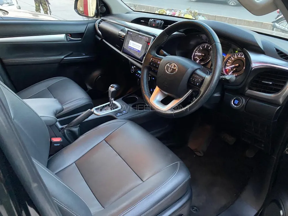 Toyota Hilux 2021 for Sale in Lahore Toyota Hilux 2021 for Sale in Lahore Image-7