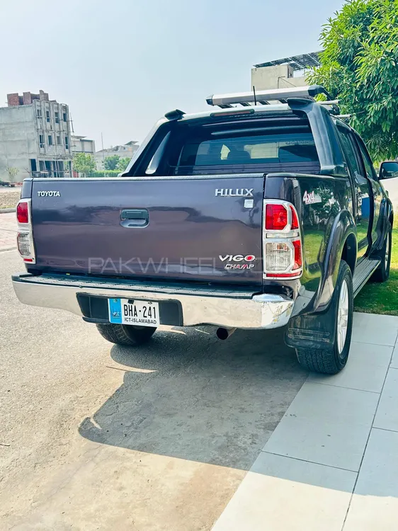 Toyota Hilux 2012 for Sale in Multan Toyota Hilux 2012 for Sale in Multan Image-9