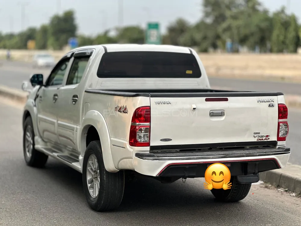 Toyota Hilux 2012 for Sale in Lahore Toyota Hilux 2012 for Sale in Lahore Image-6