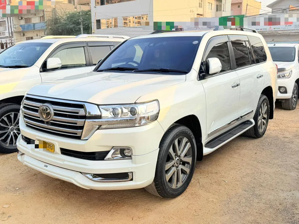 Toyota Land Cruiser 2016 for Sale in Karachi Toyota Land Cruiser 2016 for Sale in Karachi Image-3