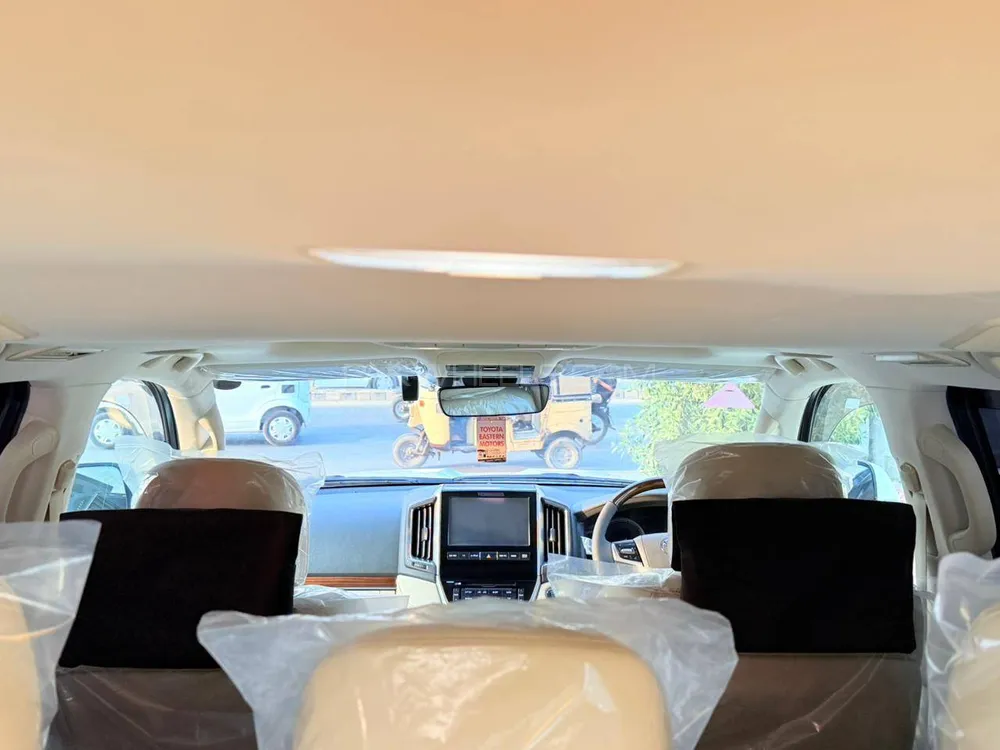 Toyota Land Cruiser 2016 for Sale in Karachi Toyota Land Cruiser 2016 for Sale in Karachi Image-10