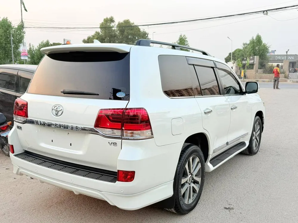 Toyota Land Cruiser 2016 for Sale in Karachi Toyota Land Cruiser 2016 for Sale in Karachi Image-12