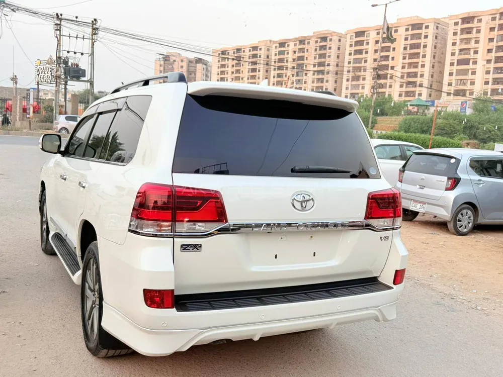 Toyota Land Cruiser 2016 for Sale in Karachi Toyota Land Cruiser 2016 for Sale in Karachi Image-13