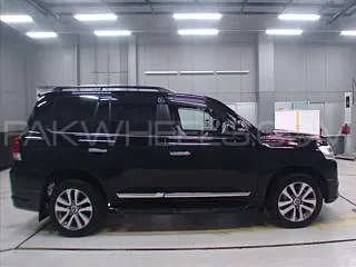 Toyota Land Cruiser 2020 for Sale in Lahore Toyota Land Cruiser 2020 for Sale in Lahore Image-6