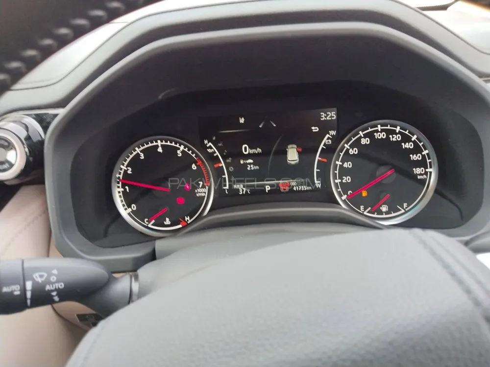 Toyota Land Cruiser 2022 for Sale in Karachi Toyota Land Cruiser 2022 for Sale in Karachi Image-13