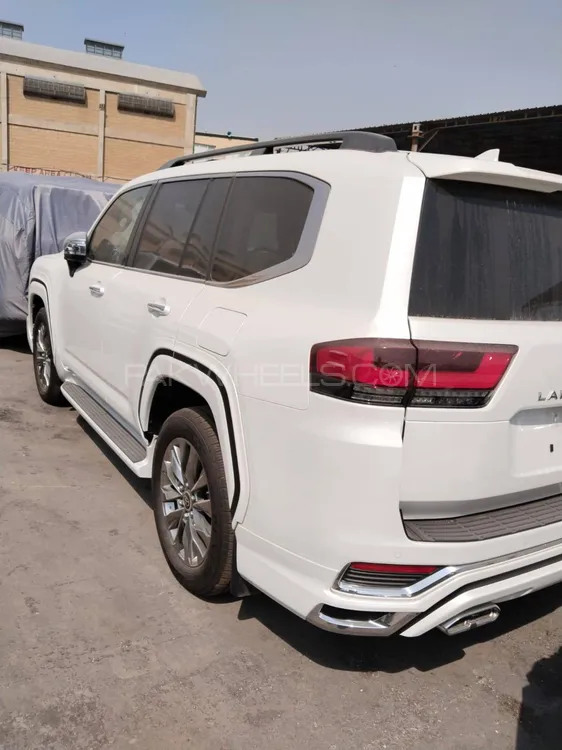 Toyota Land Cruiser 2022 for Sale in Karachi Toyota Land Cruiser 2022 for Sale in Karachi Image-18