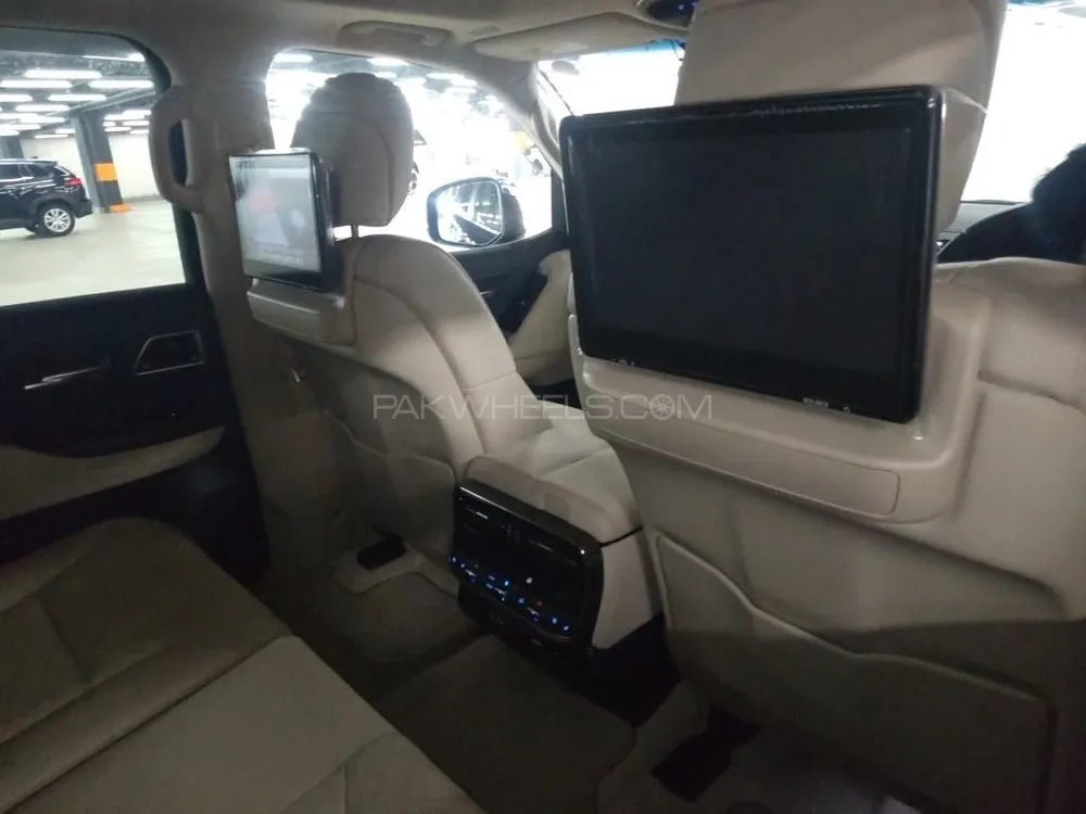 Toyota Land Cruiser 2023 for Sale in Lahore Toyota Land Cruiser 2023 for Sale in Lahore Image-6