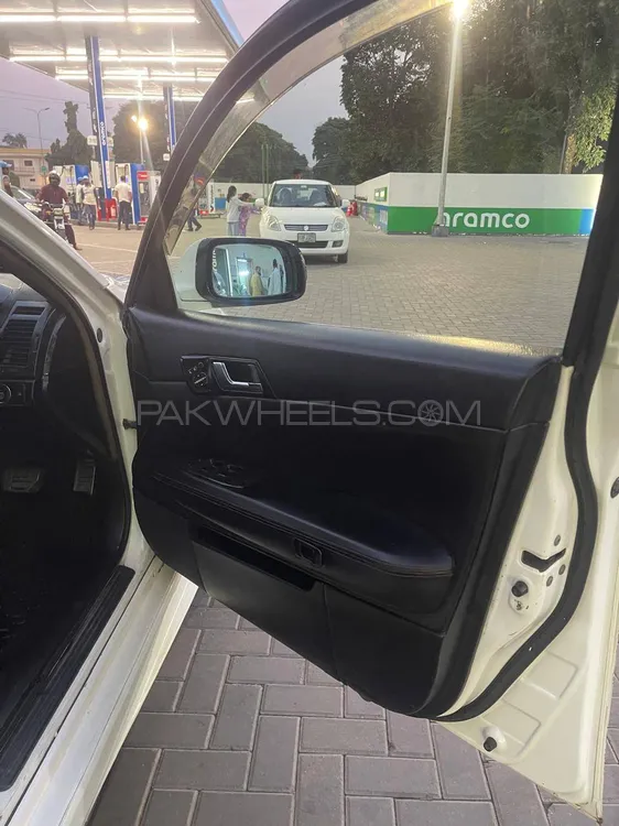 Toyota Mark X 2006 for Sale in Sialkot Toyota Mark X 2006 for Sale in Sialkot Image-9