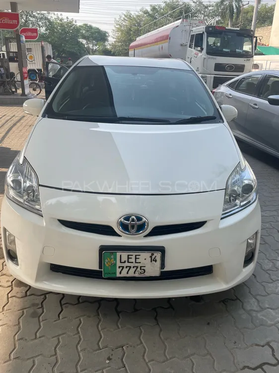 Toyota Prius 2011 for Sale in Lahore Toyota Prius 2011 for Sale in Lahore Image-1