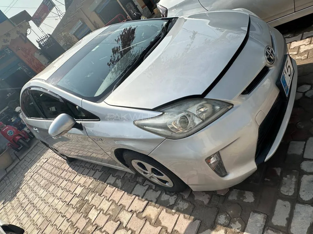 Toyota Prius 2013 for Sale in Peshawar Toyota Prius 2013 for Sale in Peshawar Image-7