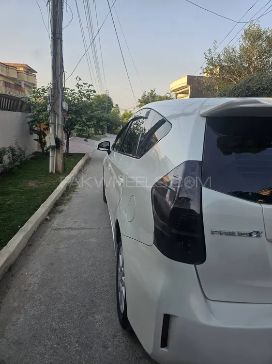 Toyota Prius Alpha 2013 for Sale in Rawalpindi Toyota Prius Alpha 2013 for Sale in Rawalpindi Image-4