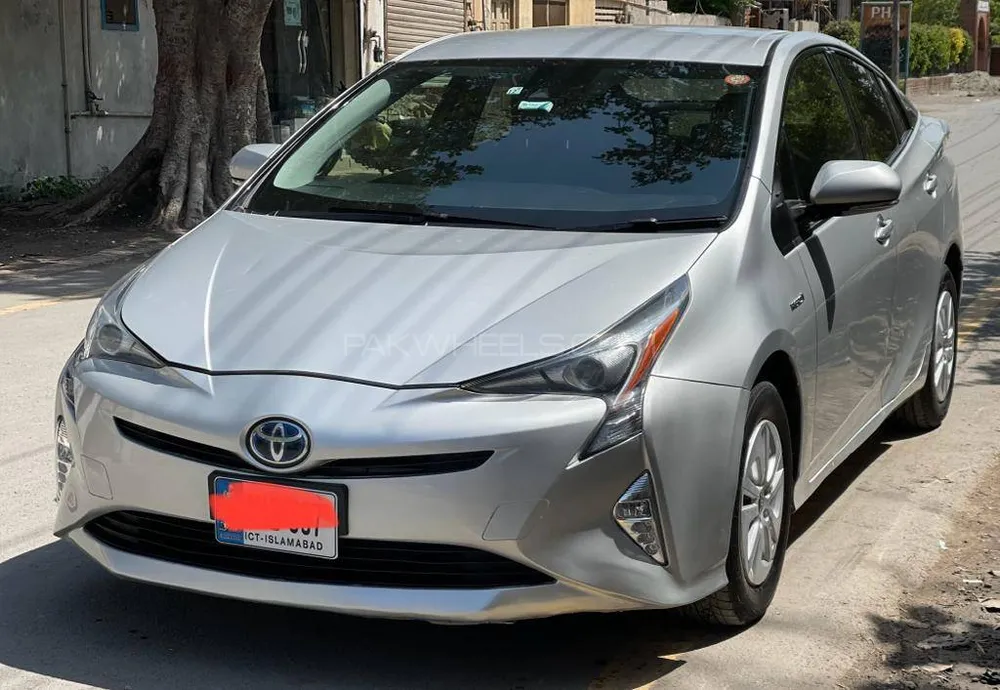 Toyota Prius 2015 for Sale in Lahore Toyota Prius 2015 for Sale in Lahore Image-4