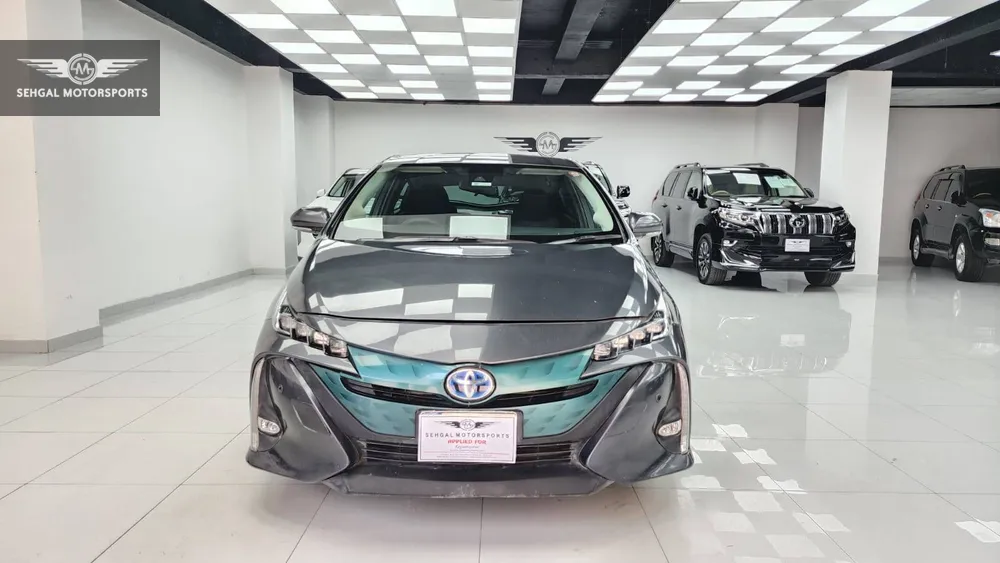 Toyota Prius 2017 for Sale in Islamabad Image-1