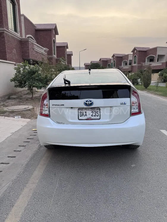Toyota Prius 2017 for Sale in Multan Toyota Prius 2017 for Sale in Multan Image-5