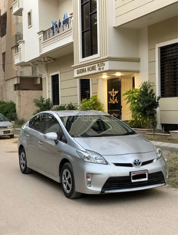 Toyota Prius 2012 for Sale in Karachi Toyota Prius 2012 for Sale in Karachi Image-1