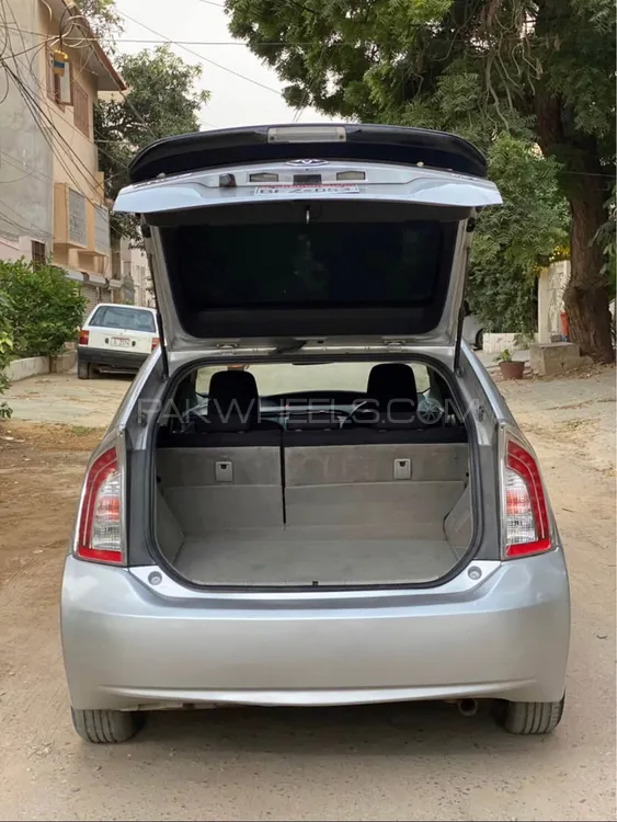 Toyota Prius 2012 for Sale in Karachi Toyota Prius 2012 for Sale in Karachi Image-10